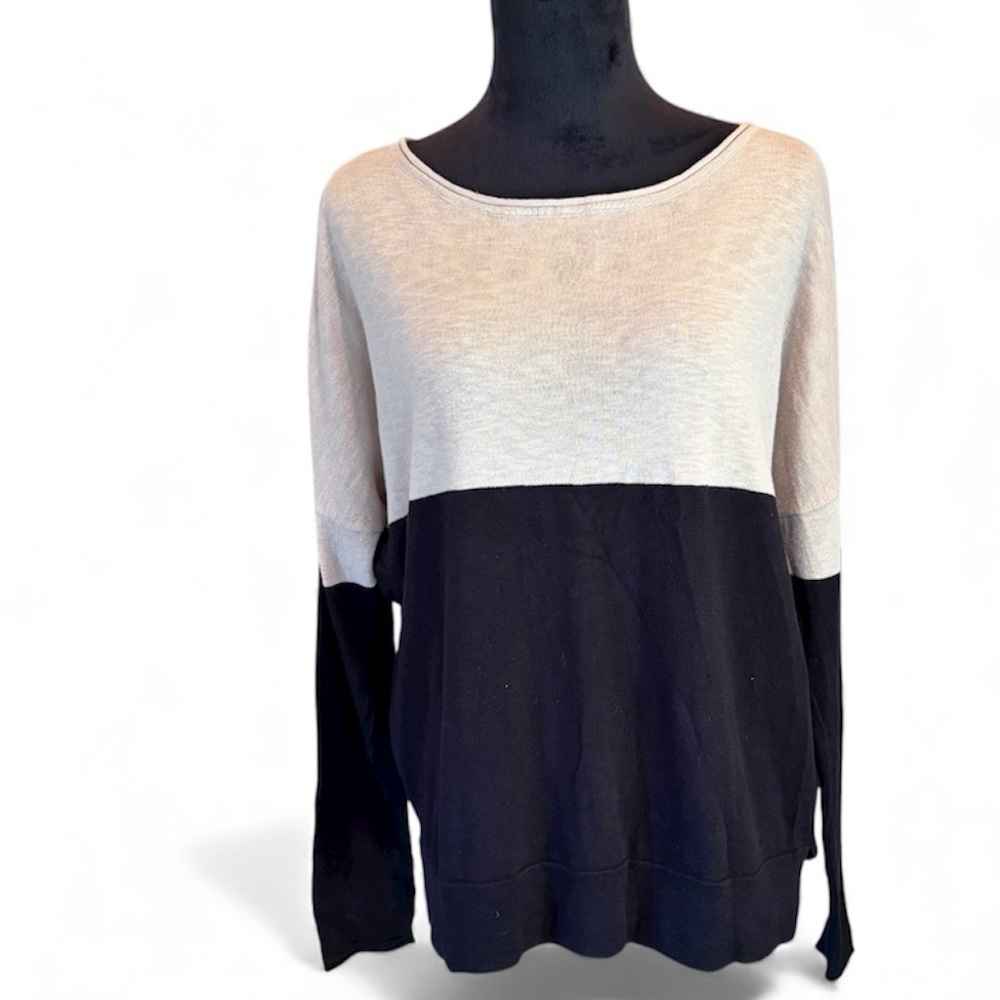 VINCE Two Tone Black/Cream Sweater Colorblock,Medium,Casual Classic Lightweight